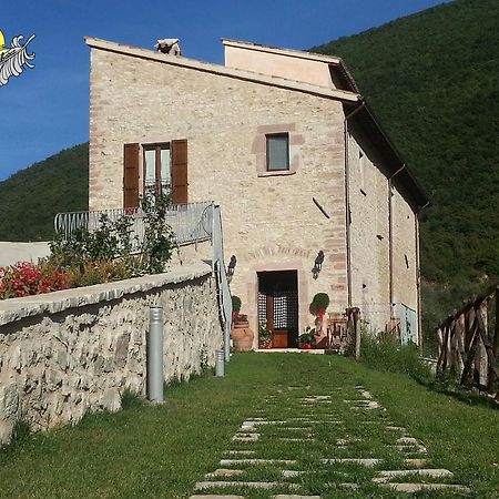 Agriturismo Casale La Palombara チェッレート・ディ・スポレート エクステリア 写真