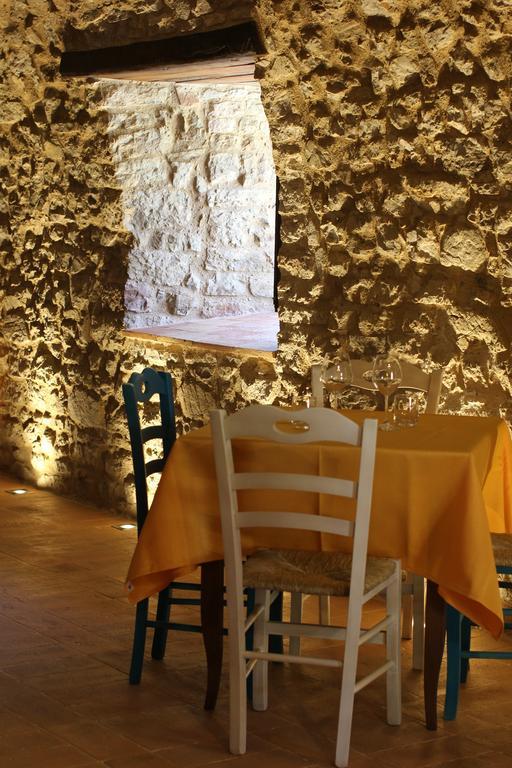 Agriturismo Casale La Palombara チェッレート・ディ・スポレート エクステリア 写真