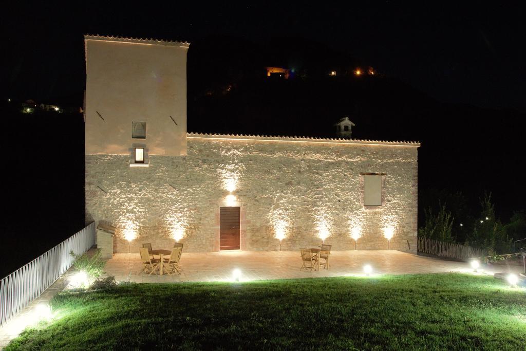 Agriturismo Casale La Palombara チェッレート・ディ・スポレート エクステリア 写真