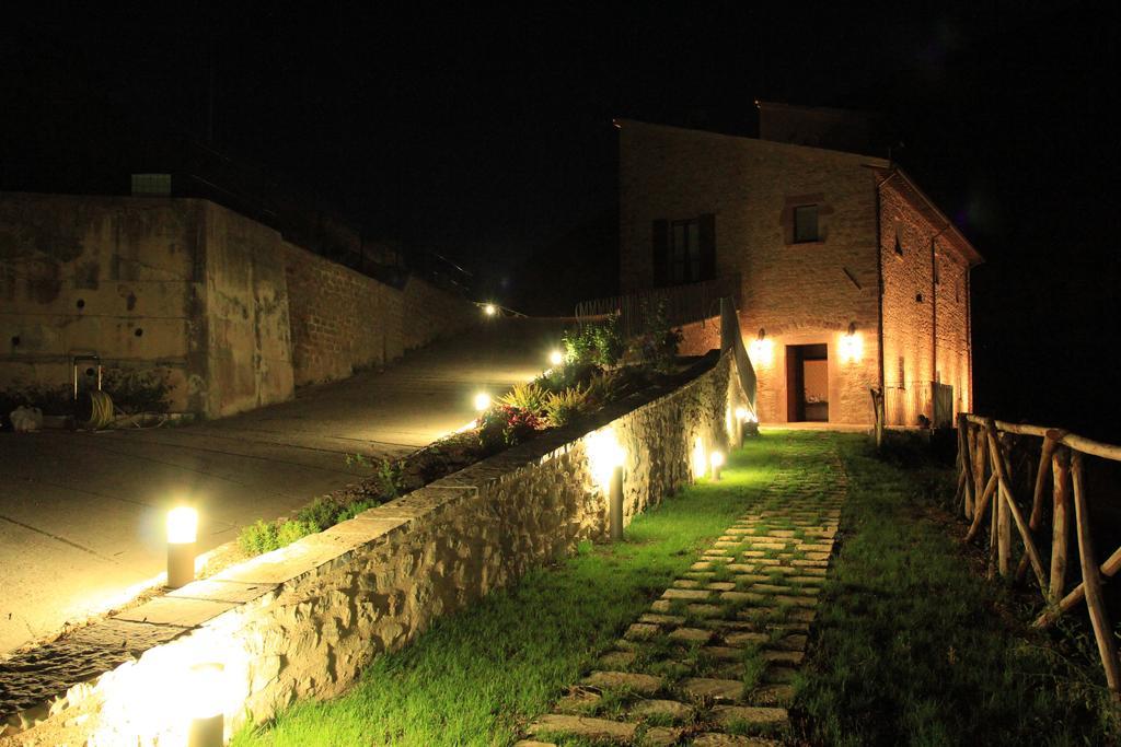 Agriturismo Casale La Palombara チェッレート・ディ・スポレート エクステリア 写真