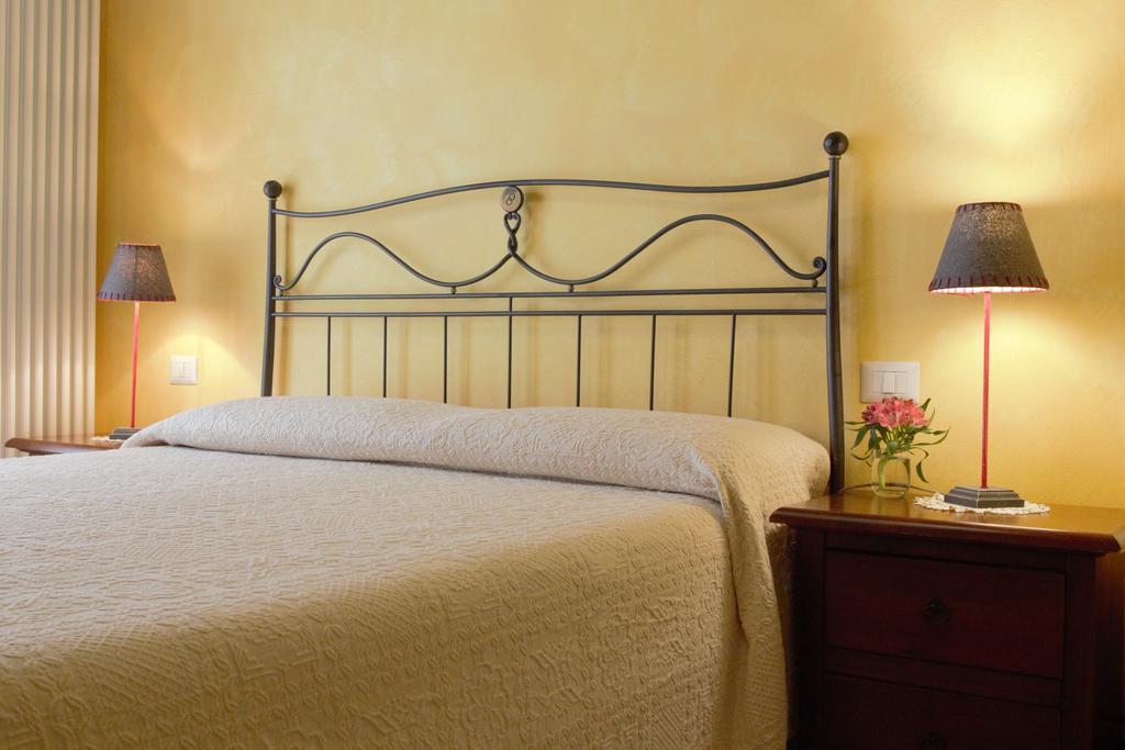 Agriturismo Casale La Palombara チェッレート・ディ・スポレート 部屋 写真