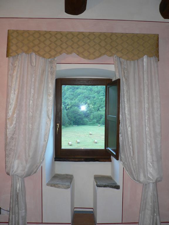 Agriturismo Casale La Palombara チェッレート・ディ・スポレート 部屋 写真